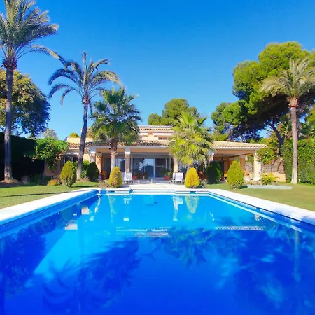 1072 Beachfront El Paraiso Retreat With Pool & Bbq * Эстепона