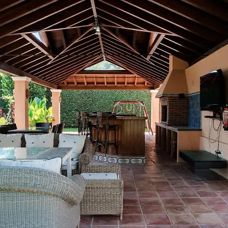 Villa 1072 Beachfront El Paraiso Retreat With Pool & Bbq *