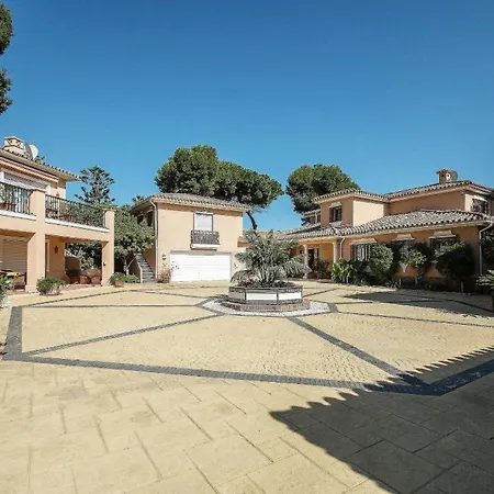 Villa 1072 Beachfront El Paraiso Retreat With Pool & Bbq *