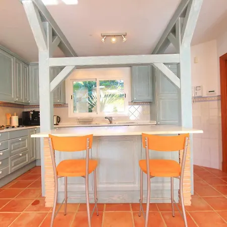 1072 Beachfront El Paraiso Retreat With Pool & Bbq Villa *