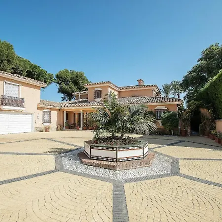 1072 Beachfront El Paraiso Retreat With Pool & Bbq Villa Estepona