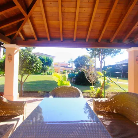 Villa 1072 Beachfront El Paraiso Retreat With Pool & Bbq