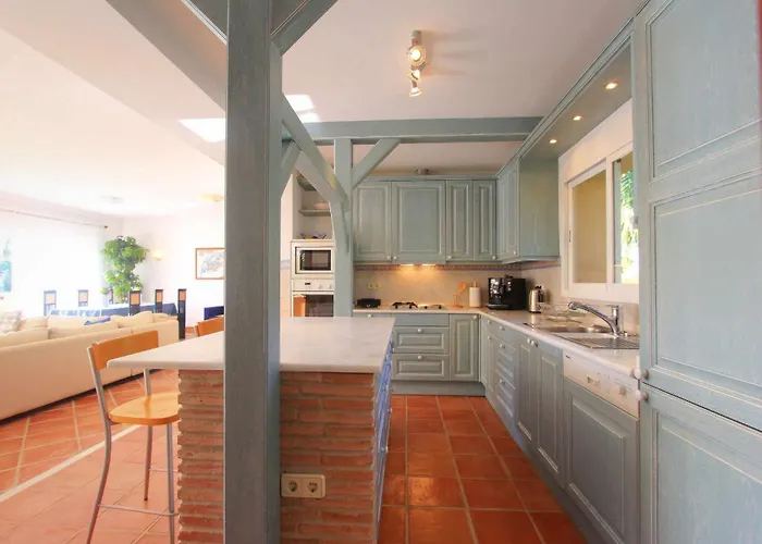 1072 Beachfront El Paraiso Retreat With Pool & Bbq * Estepona