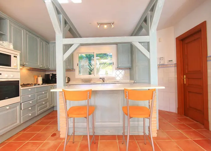 1072 Beachfront El Paraiso Retreat With Pool & Bbq Villa *