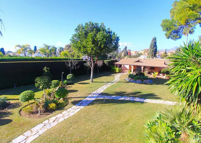 Villa 1072 Beachfront El Paraiso Retreat With Pool & Bbq *