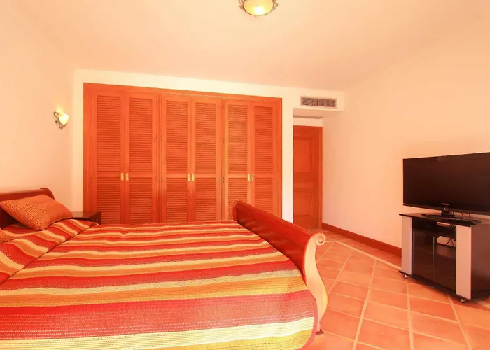 Villa 1072 Beachfront El Paraiso Retreat With Pool & Bbq *