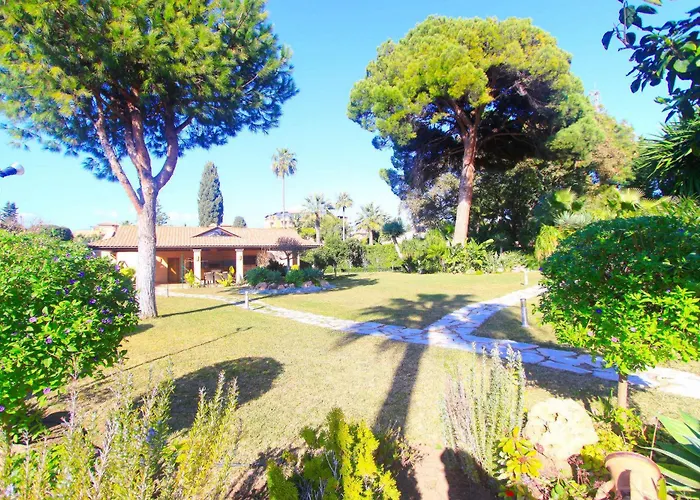 1072 Beachfront El Paraiso Retreat With Pool & Bbq