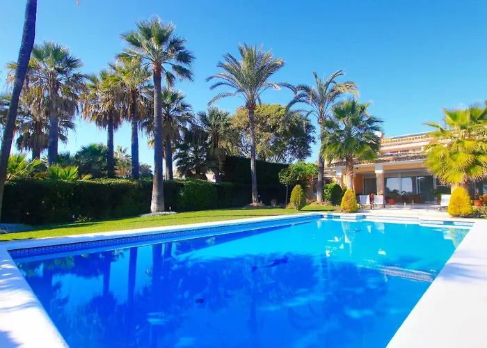 Villa 1072 Beachfront El Paraiso Retreat With Pool & Bbq *