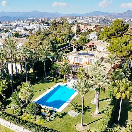 Villa 1072 Beachfront El Paraiso Retreat With Pool & Bbq *