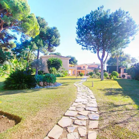 1072 Beachfront El Paraiso Retreat With Pool & Bbq Villa