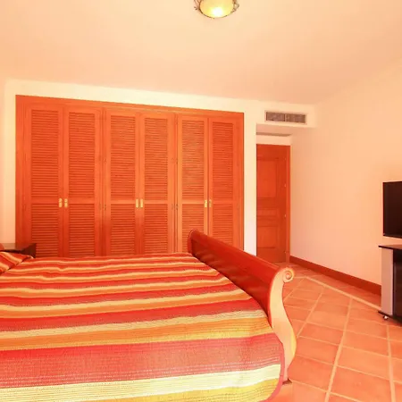 Villa 1072 Beachfront El Paraiso Retreat With Pool & Bbq *