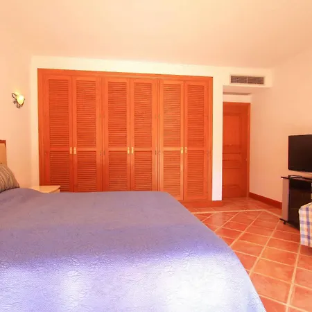 1072 Beachfront El Paraiso Retreat With Pool & Bbq Villa Estepona