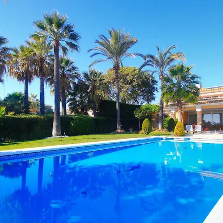 Villa 1072 Beachfront El Paraiso Retreat With Pool & Bbq *